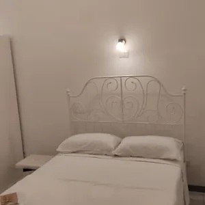 https://vicolo-stretto.taorminaitalyhotels.com